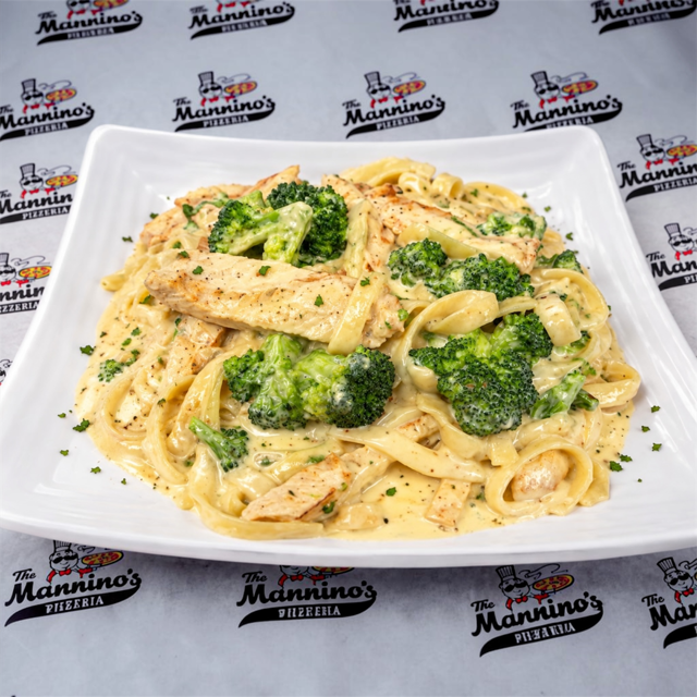 Fettuccine Alfredo With Chicken & Broccoli.