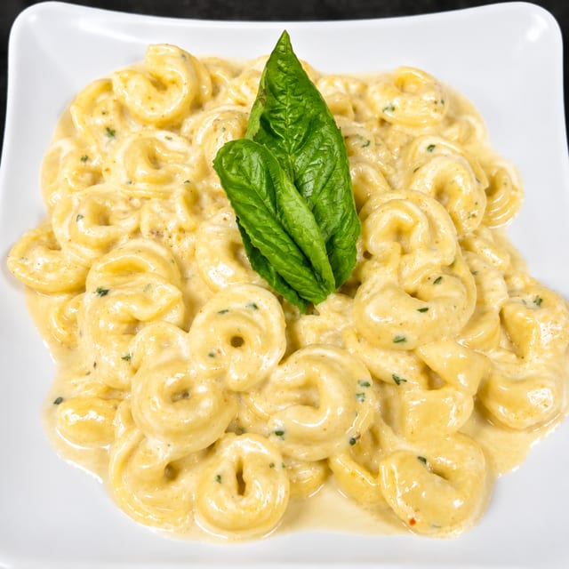 Tortellini Alfredo.